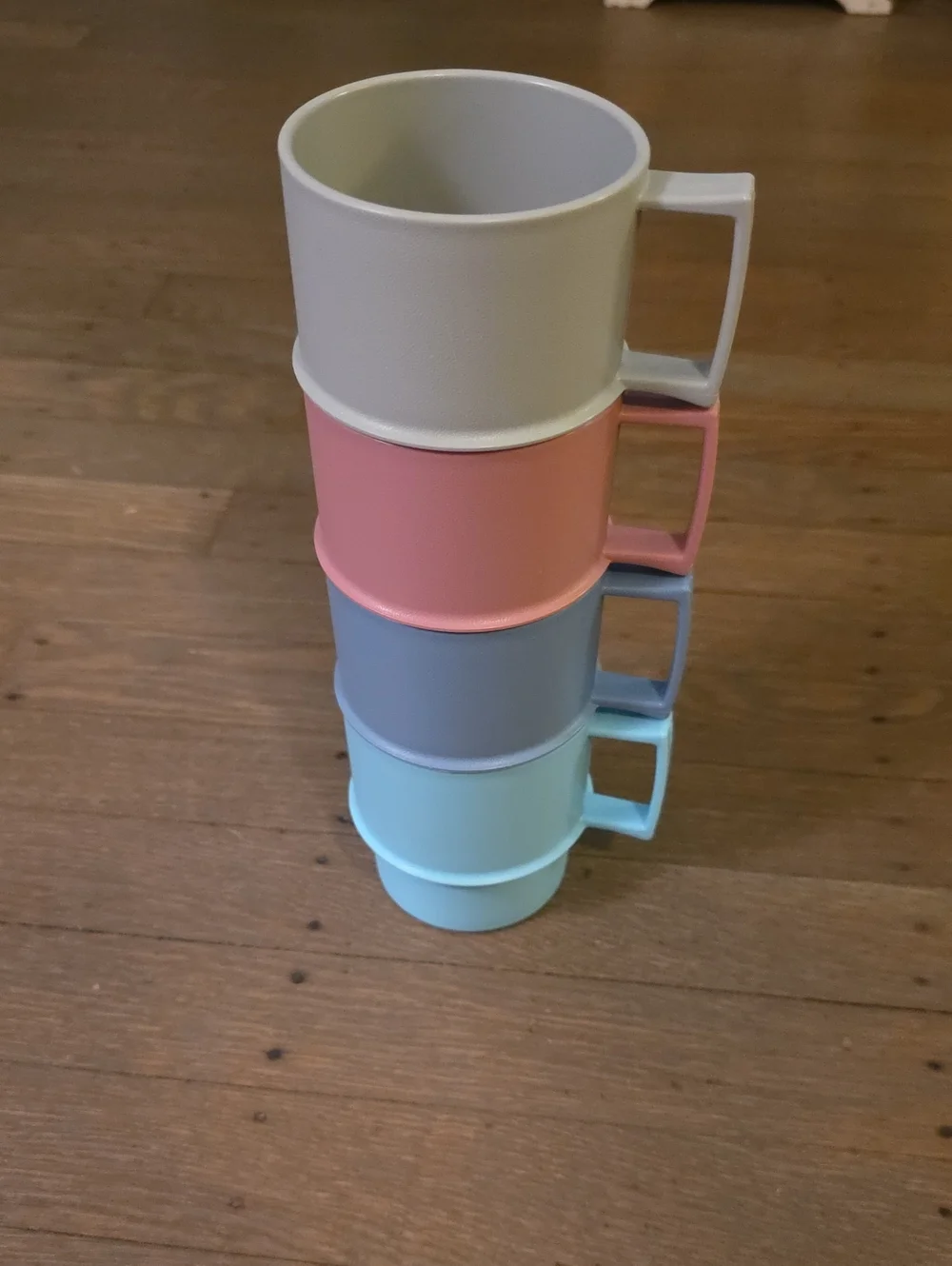 Tupperware Vintage Stackable Pastel Mugs Set Of 4 #1312